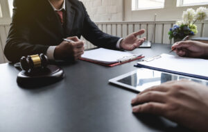 When a Settlement Might Be an Option in Your Arizona Employment Law Case